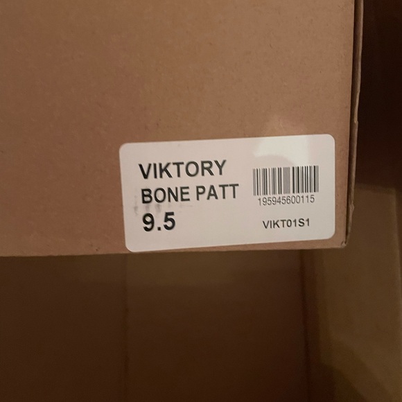 Steve Madden Women's Viktory Fashion Thigh High Boot - Picture 4 of 7